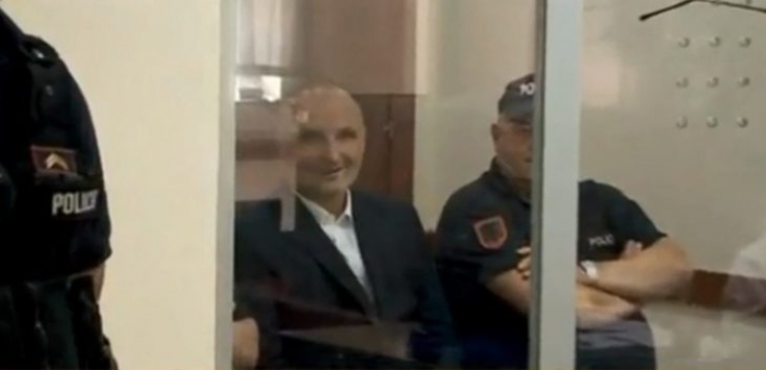 Lihet përsëri në burg Izet Haxhia, çështja i kalon Gjykatës së Lartë