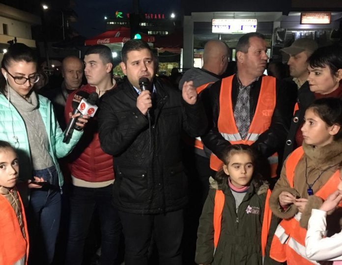 Edhe Braimllari i bashkohet protestës: Rama do gllabëronte 40 mln euro