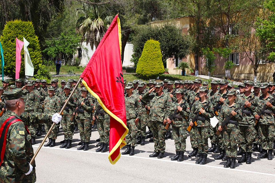 300 vende të lira pune në FA, Xhaçka: Vendi i duhur për të rinjtë që i shërbejnë atdheut