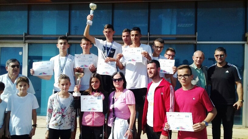 Zhvillohet “Krosi i Vjeshtës” në Durrës/ Emrat e nxënësve dhe shkollave fituese (FOTO)