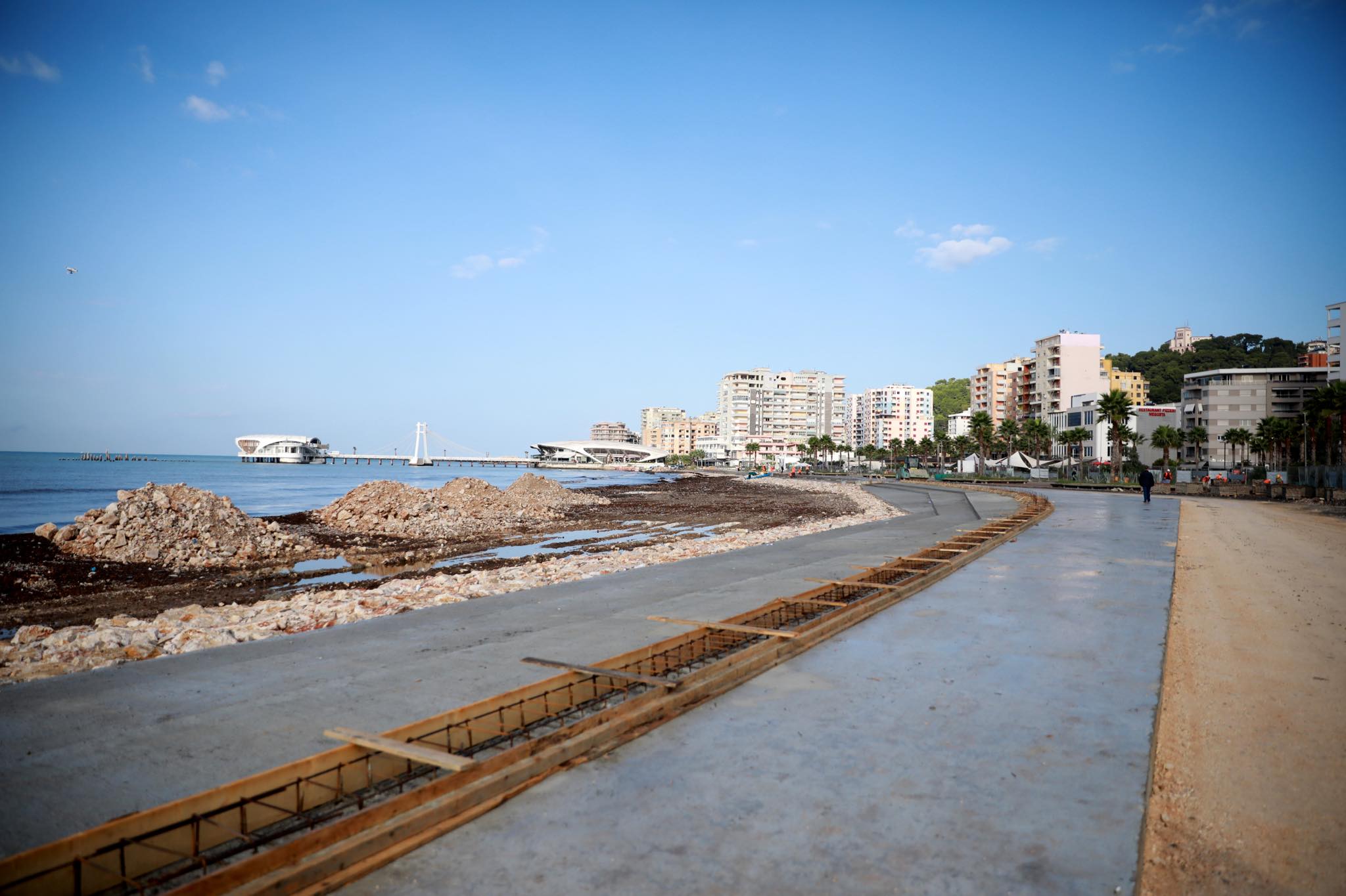 Rama publikon fotoalbumin, ndryshimet në Durrës dhe Kavajë