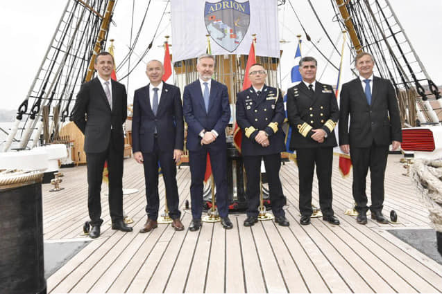 Zëvendëskomandanti i Forcës Detare kapiten i rangut I Artur Meçollari mori pjesë në Simpoziumin e Fuqive Detare Rajonale në Venecia (FOTO)