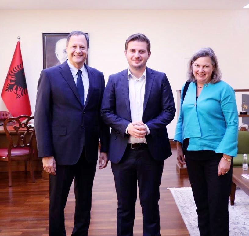 Cakaj: Me mbështetjen e SHBA, digjitalizohet e gjithë arkiva diplomatike