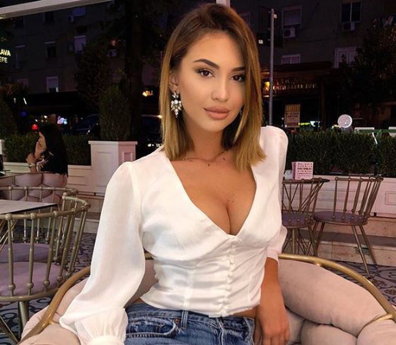 Kiara Tito tregon ku fitohen më shumë lekë, në ekran apo Instagram