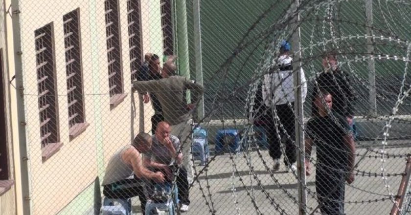 “Furtunë” në burgje, ndryshohen drejtorët, ja kush vjen në Durrës