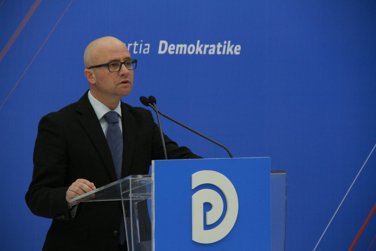 Rezolutë për ndërhyrjen e të huajve në zgjedhje, ironia e Strazimirit: Ka dalë tjetër dosje veç “339” dhe “184”?