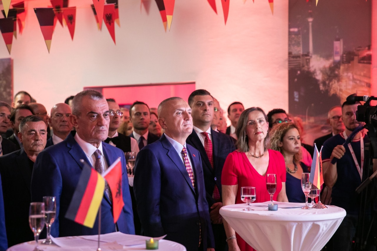 Gjermania ‘bën bashkë’ Presidentin Meta dhe kryeministrin Rama (FOTO)