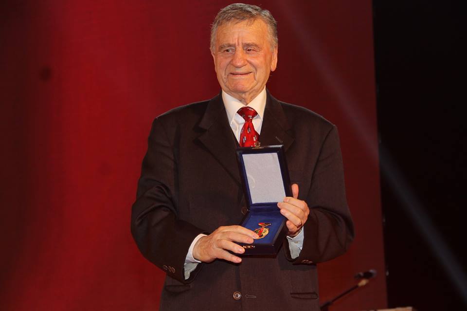 Futbolli në zi, ndahet nga jeta Presidenti i Nderit të FSHF-së