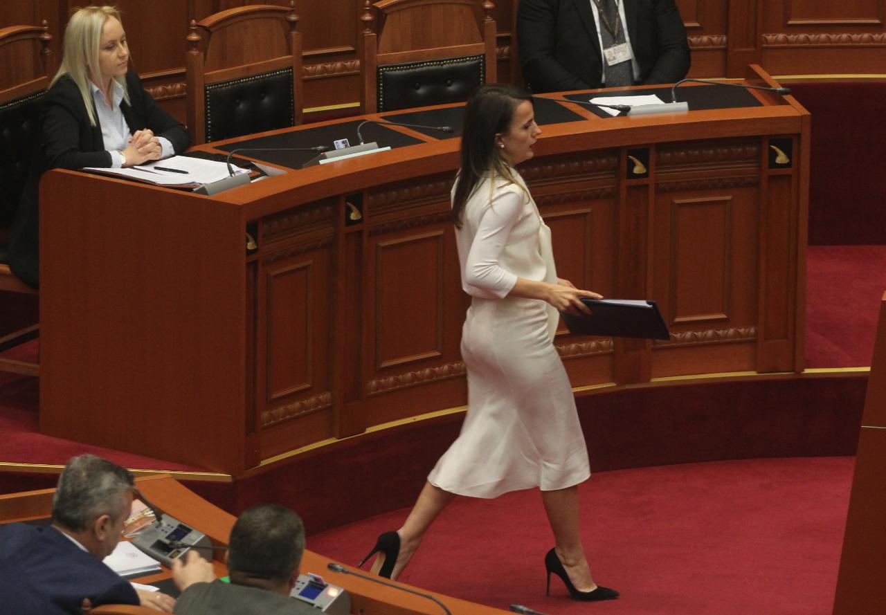 Rudina Hajdari ikën nga posti i kryetares së Grupit të Demokratëve në Parlament, ja kush e zëvendëson