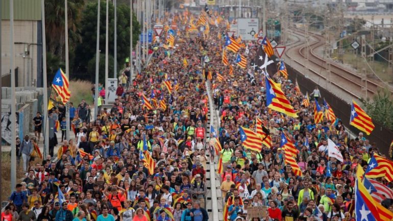 Barcelona nuk gjen qetësi, mbi 500 mijë qytetarë katalanas në protestë
