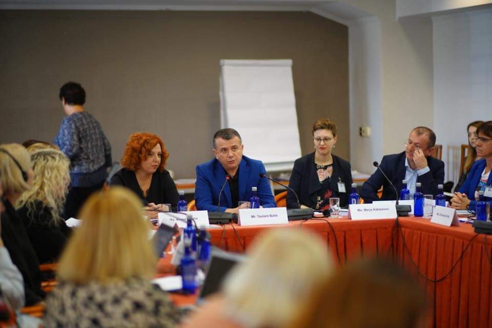 Taulant Balla mbledh deputetët e Maqedonisë së Veriut dhe Shqipërisë në Pogradec