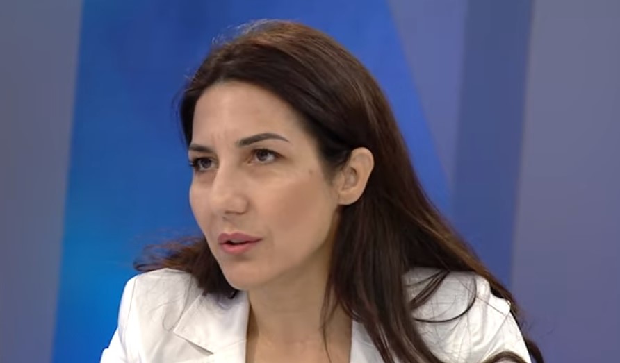 Ish-kandidatja për bashkinë e Durrësit shigjeton zv/ministren e Brendshme: Bën gafa nga padituria!