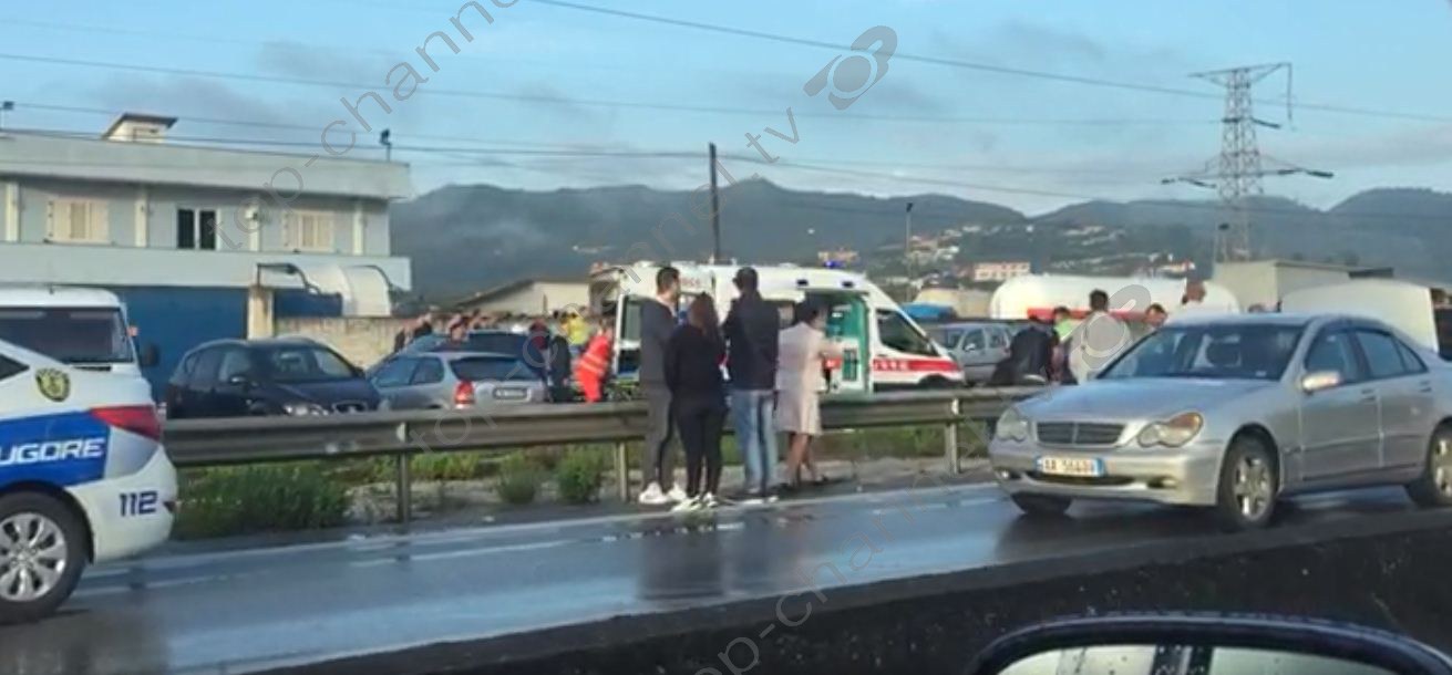 Aksident i rëndë në autostradë, vdes 19-vjeçari, dy të plagosur
