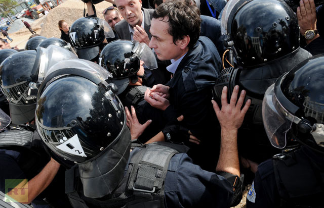 Nga lufta përballë Millosheviçit te dënimi me burg nga serbët, kush është kryeministri ri i Kosovës, Albin Kurti