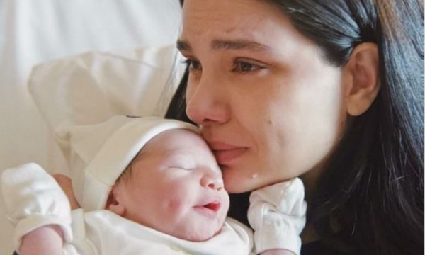 Djali 5 muajsh i Almeda Abazit dërgohet me urgjencë në spital