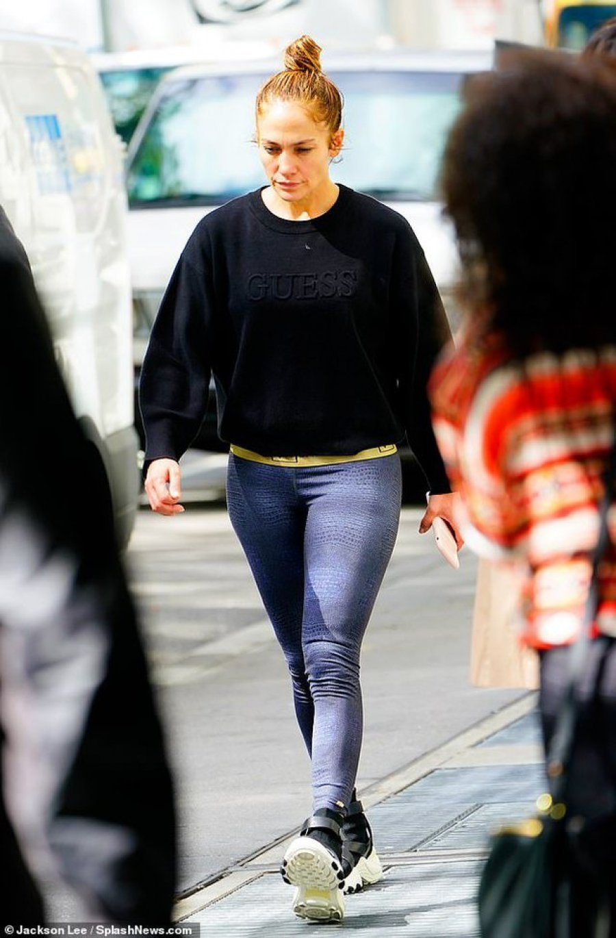 Jennifer Lopez “shokon” fansat me pamjen e saj (FOTO)