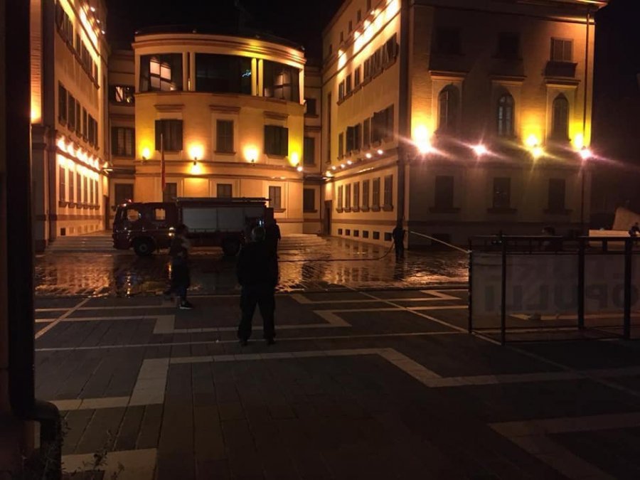 Forca të shumta policie pritet të rrethojnë Teatrin Kombëtar, apeli i artistëve