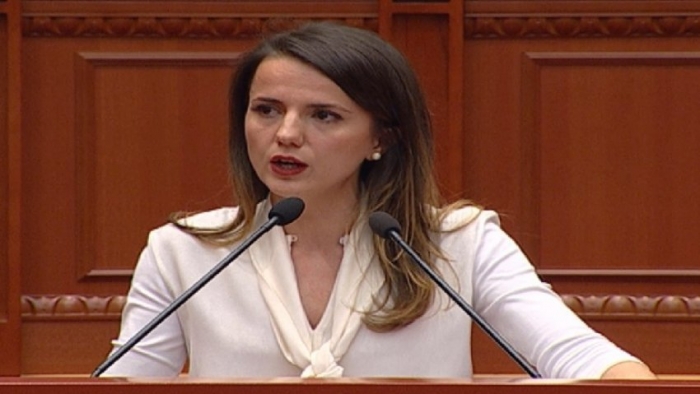 Shkarkimi i Rudina Hajdarit? Deputetja përgënjeshtron lajmin