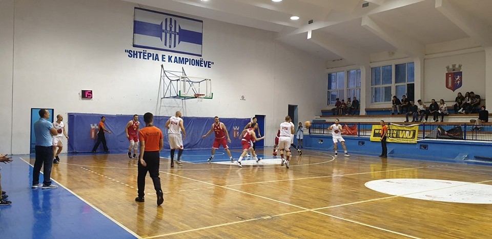 Basketboll Meshkuj/Teuta mposht kampionët e Gogës