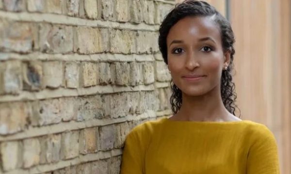 Vdes në moshë fare të re gazetarja e BBC-së