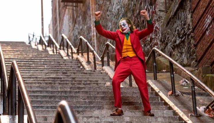 Trendi më i ri i “Instagram”- it, shkallët e Joker- it