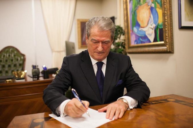 “Sulmi mafioz ndaj prokurorit, prej urdhër-arrestit për ish-kreun e Kadastrës Durrës”, Berisha: Hetimi mund t’ju nxjerrë aferat