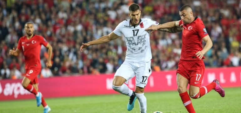 Turqia na mund në limit pas gafës së Strakoshës