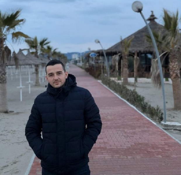 Djali nga Durrësi ia del, krijon një prej 5 faqeve më virale në Facebook!