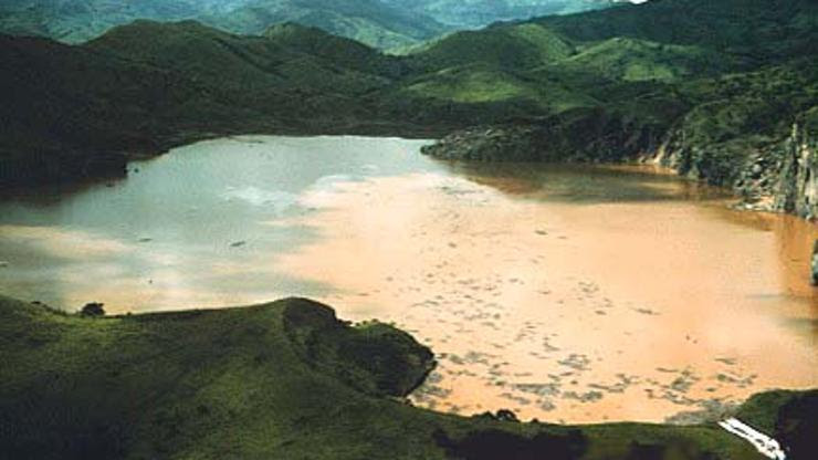 Liqeni brenda natës mbyti 1700 njerëz dhe askush nuk e di arsyen