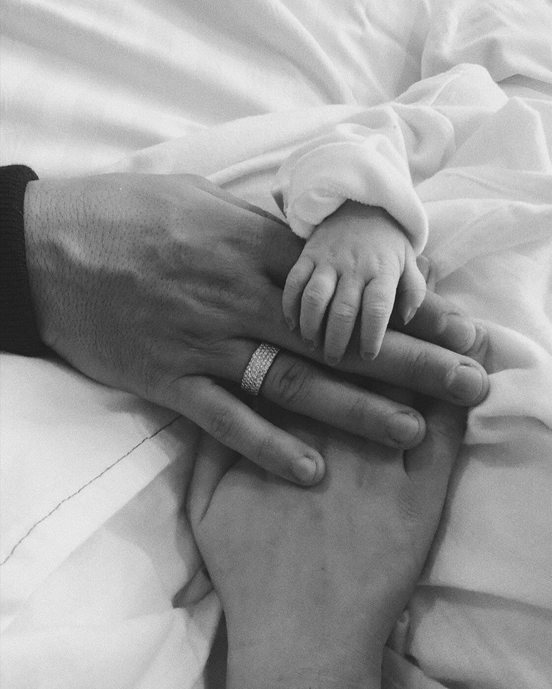 Futbollisti i njohur shqiptar bëhet baba për herë të parë