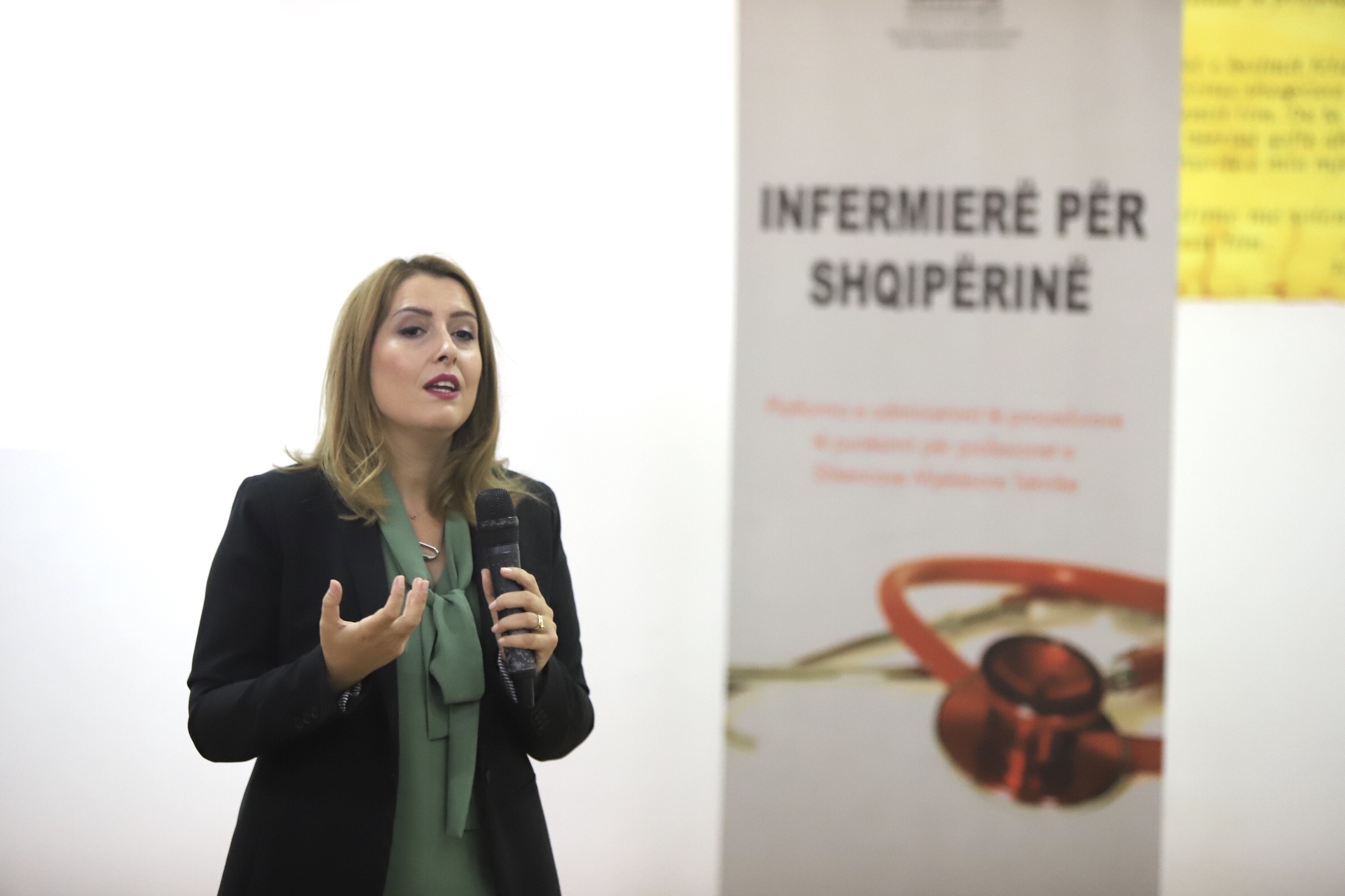 Punësohen 114 infermierë, Manastirliu: Për herë të parë testim i informatizuar për të shmangur çdo gabim njerëzor