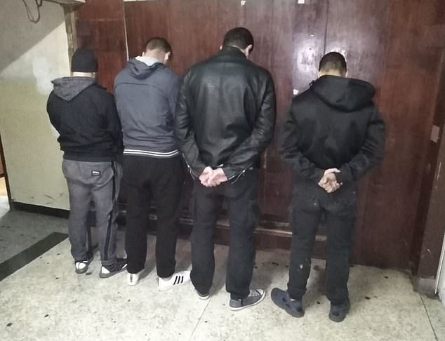 Koret raciste dhe përshëndetjet naziste, arrestohen 5 tifozë bullgarë