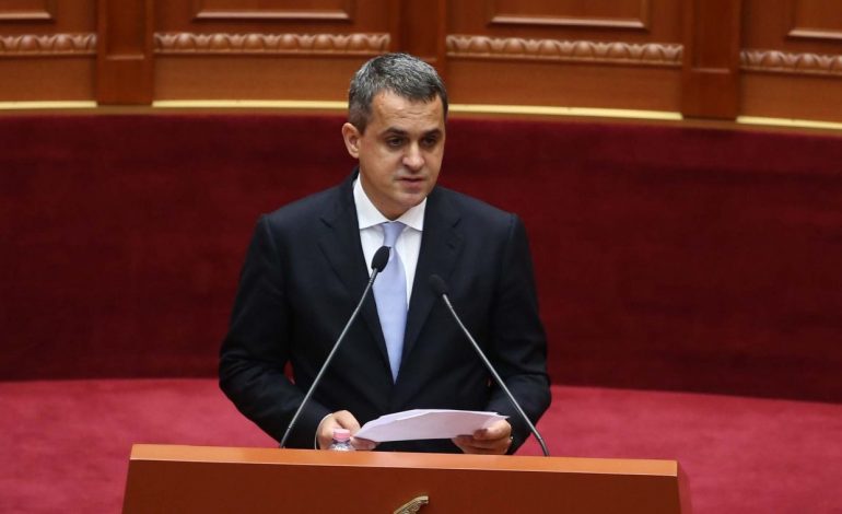 Paralajmërimi i ish-deputetit: Ekonomia shqiptare drejt kolapsit total!