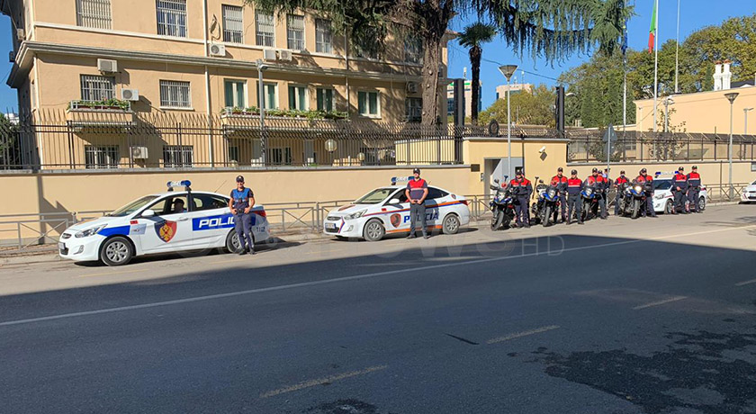 Policia e Shtetit nderon para ambasadës italiane dy policët e vrarë në Trieste