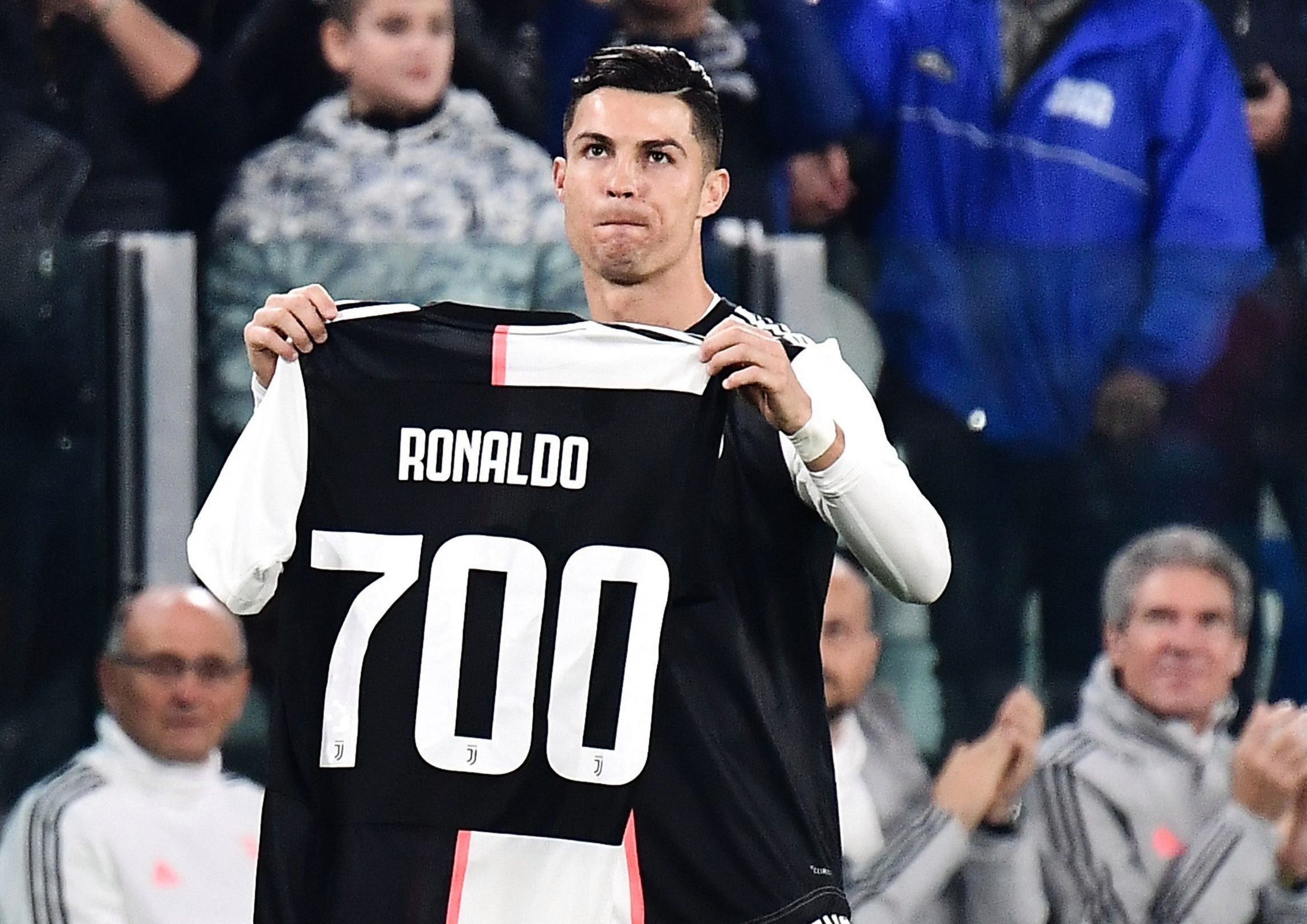Ronaldo: Më tregoni dot një lojtar në moshën time, që luan si unë dhe aktivizohet në këtë nivel?