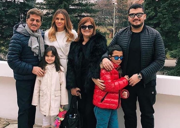 U bë sërish gjysh, Sabri Fejzullahu dedikim emocionues për mbesën