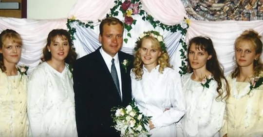 Familja me 1 burrë, 5 gra dhe 24 fëmijë!