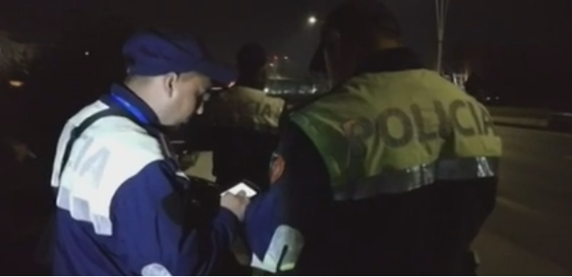 Autostrada Tiranë-Durrës, si pistë avionësh! Shoferët me shpejtësi skëterrë (VIDEO)