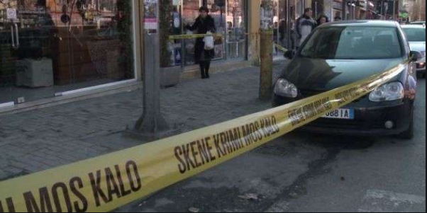 E rëndë, hidhet nga pallati dhe vdes një grua