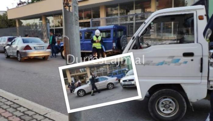 Aksident në Durrës, drejtueses së “BENZ”-it i bie të fikët (FOTO)