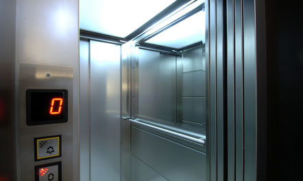 “Mos i përdorni ashensorët”, njoftimi i rëndësishëm i ISHMT-së nuk duhet neglizhuar