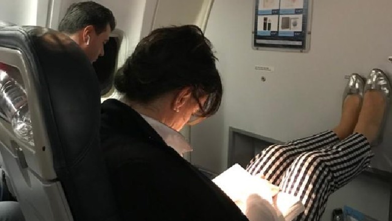 Fotot e çiftit Basha në avion bëhen virale…