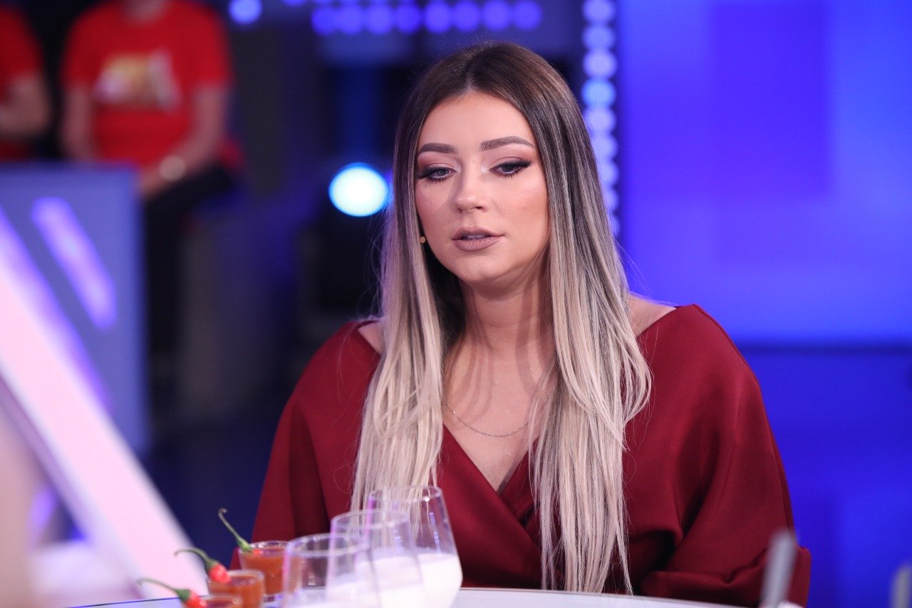 Ronela Hajati përgjigjet për marrëdhënien me Young Zerka: “Jemi shpirtra binjakë”