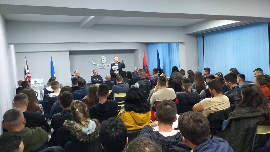 Të rinjtë e FRPD Durrës trajnohen dhe evidentojnë problematikat e mjedisit (FOTO)