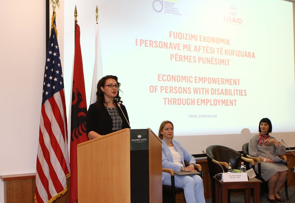 Ambasada Amerikane: SHBA e përkushtuar që të ndihmojë Shqipërinë në forcimin e shtetit ligjor