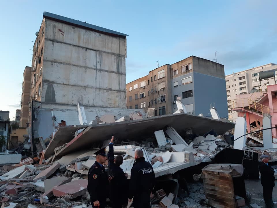 FOTOLAJM/ Dëme të shumta në Durrës nga tërmeti
