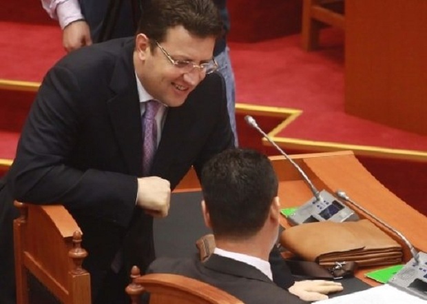 Patozi kujton Sokol Olldashin: Mungon edhe për ata që nuk e deshën…