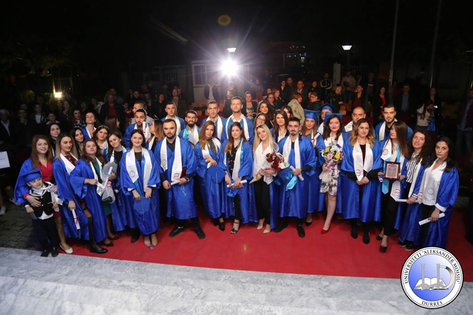 Diplomohen studentët e Fakultetit të Teknologjisë së Informacionit në UAMD (FOTO+VIDEO)