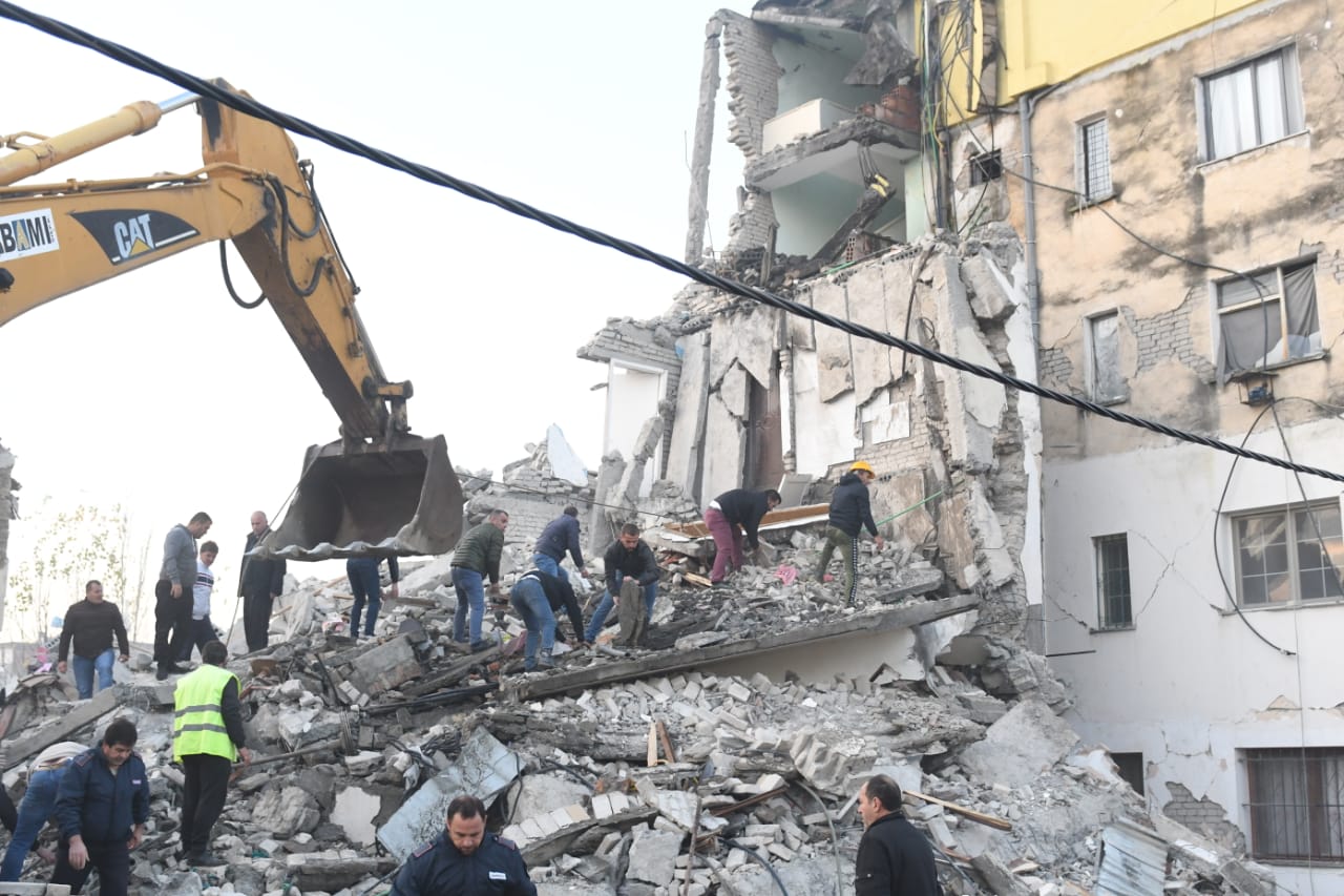 Shembjet masive të ndërtesave në Durrës, specialistja: Gabime inixhinierike