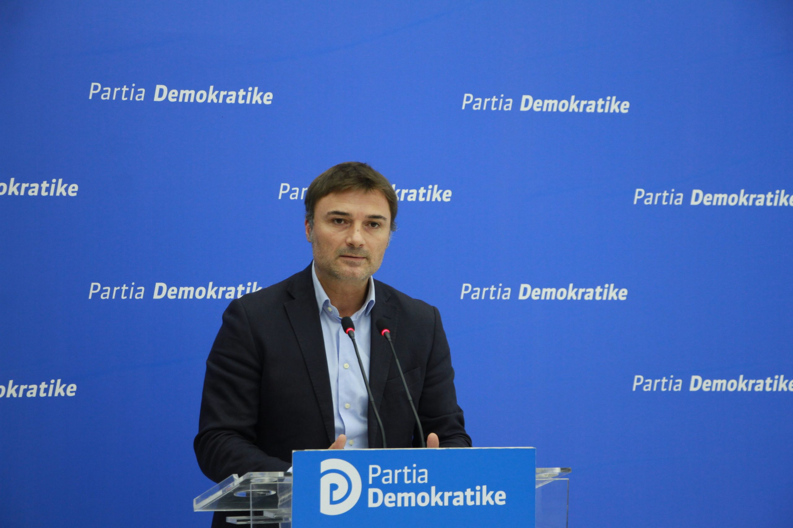 Alibeaj për shkarkimin e Agim Kajmakut: Fitore e opozitës. Zgjidhja? Zgjedhjet e parakohshme